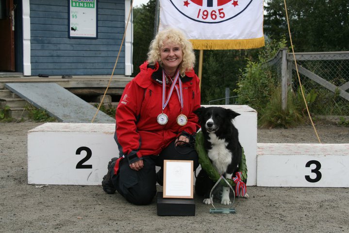 Vilken hund!!! Turid Stavn och Somollis Gulli. Guld och Silver medalj p Norska Msterskapen i Sk och Spr 2010!!